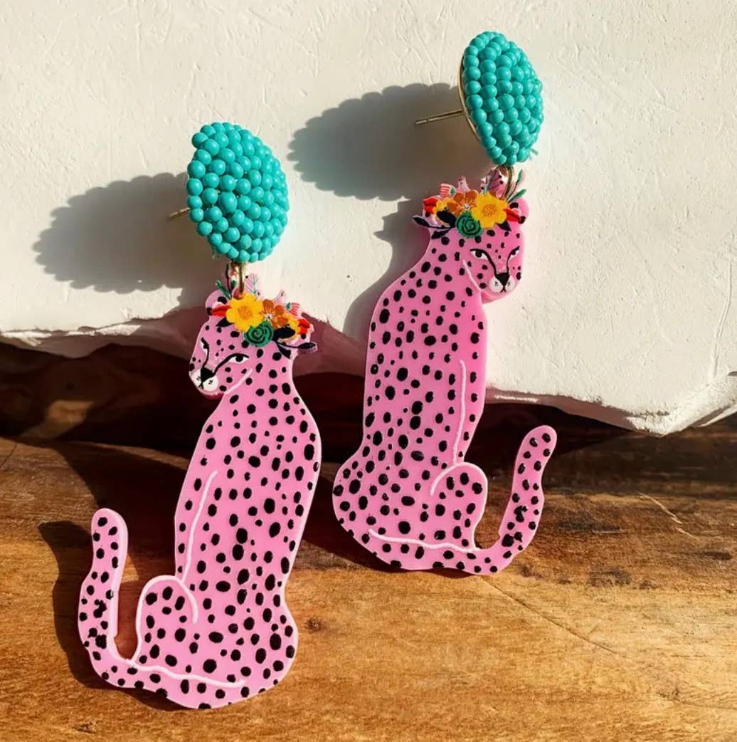 Chic Pink Leopard Dangle Earrings