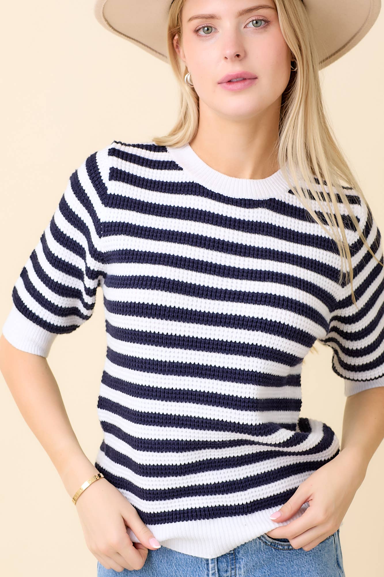 Short Sleeve Sweater Knit Stripe Top: WHITE/NAVY